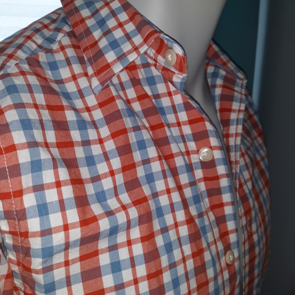 GAP mens red and blue plaid cotton shirt. XS